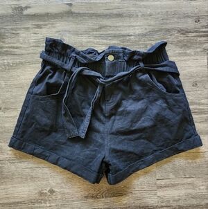☀️ HYFVE Black Paperbag Shorts